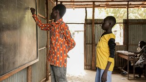 grade-4-south-sudanese-student