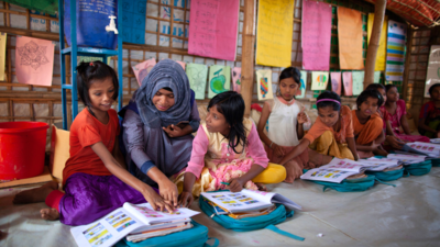 Rohingya girls learning in Cox Bazaar