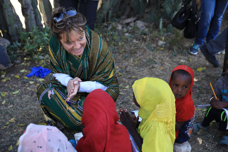 Education Cannot Wait Director, Yasmine Sherif visits students attending class under tree near the Hagajin Libah Primary School in Tulluguled woreda, Somali Region